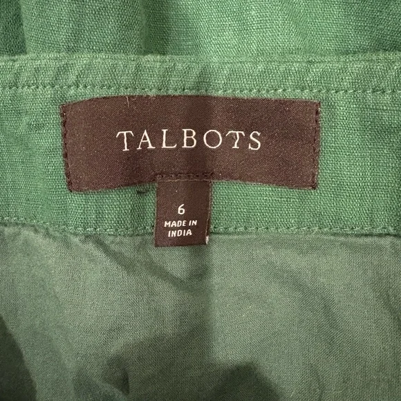 Green Skirt with White Embroidery - Picture 5 of 5